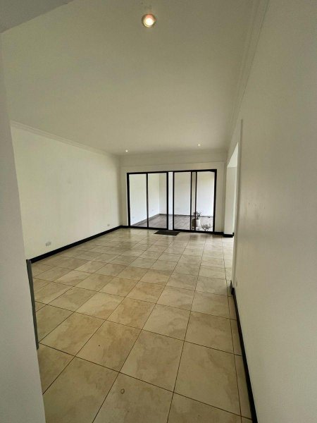 Foto Casa en Venta en Santa Ana, San José - U$D 230.000 - CAV63131 - BienesOnLine