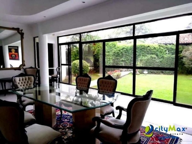 Foto Casa en Venta en Santa Ana, San José - U$D 650.000 - CAV18700 - BienesOnLine