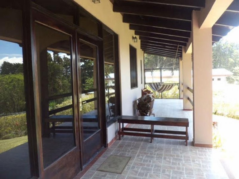 Foto Casa en Venta en Los Angeles, San Rafael, Heredia - U$D 295.000 - CAV7629 - BienesOnLine