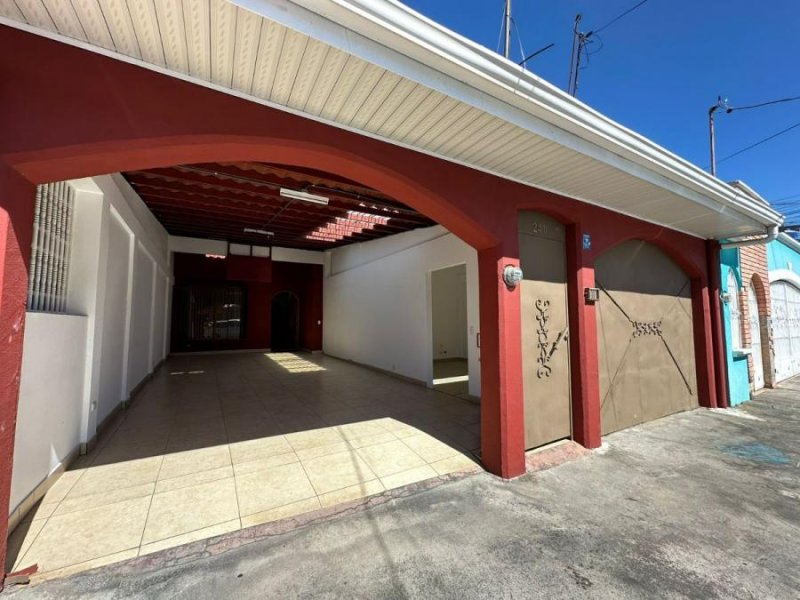 Casa en Venta en Urbanización Monte Carlo San Sebastián, San José