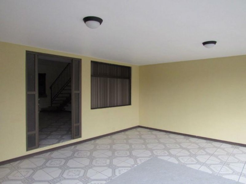 Foto Casa en Venta en Mercedes, Heredia - ¢ 85.000.000 - CAV7620 - BienesOnLine