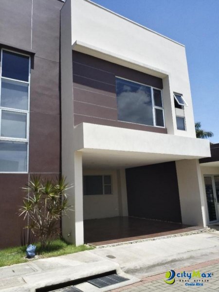 Foto Casa en Venta en Cariari, Heredia - U$D 190.000 - CAV17813 - BienesOnLine