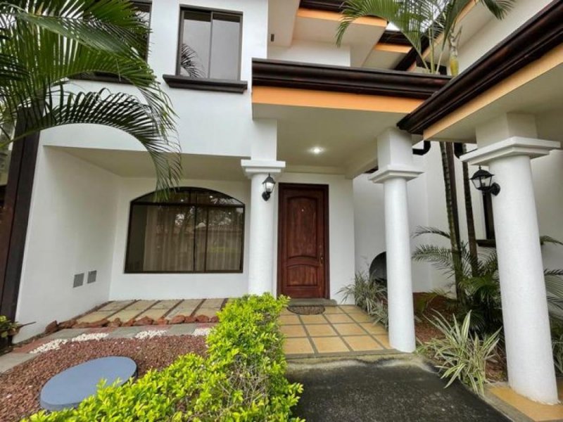 Foto Casa en Venta en Alajuela, Alajuela - U$D 225.000 - CAV56018 - BienesOnLine