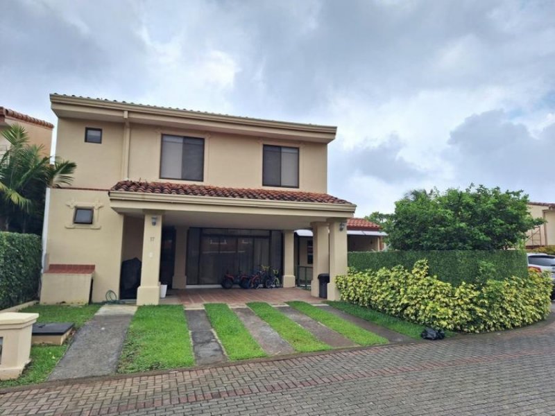 Foto Casa en Venta en San Rafael, Alajuela - U$D 315.000 - CAV104408 - BienesOnLine