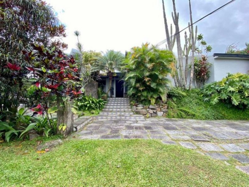 Foto Casa en Venta en Escazú, San José - U$D 675.000 - CAV53586 - BienesOnLine