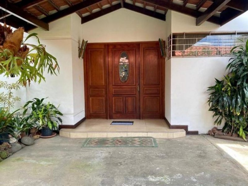 Foto Casa en Venta en Moravia, San José - U$D 400.000 - CAV53263 - BienesOnLine