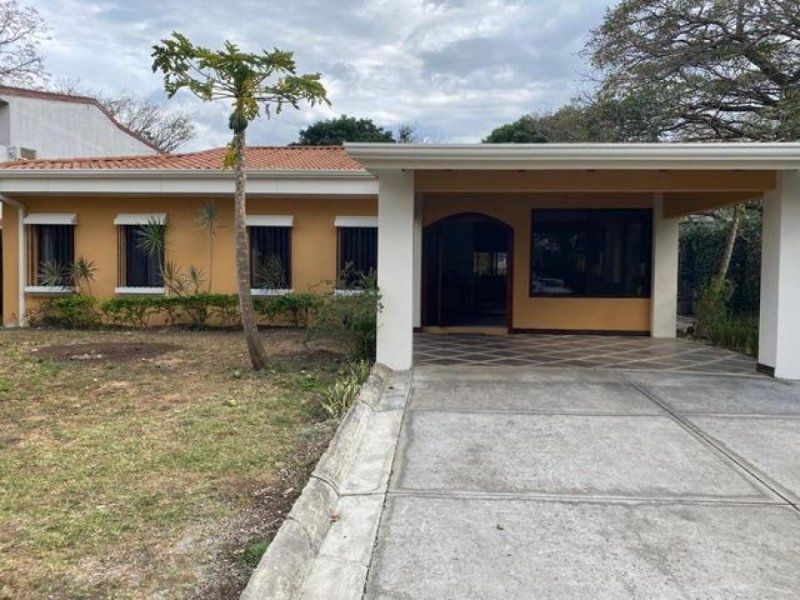 Foto Casa en Venta en Santa Ana, San José - U$D 450.000 - CAV52887 - BienesOnLine