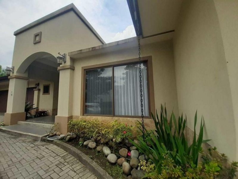 Foto Casa en Venta en Santa Ana, San José - U$D 990.000 - CAV51974 - BienesOnLine