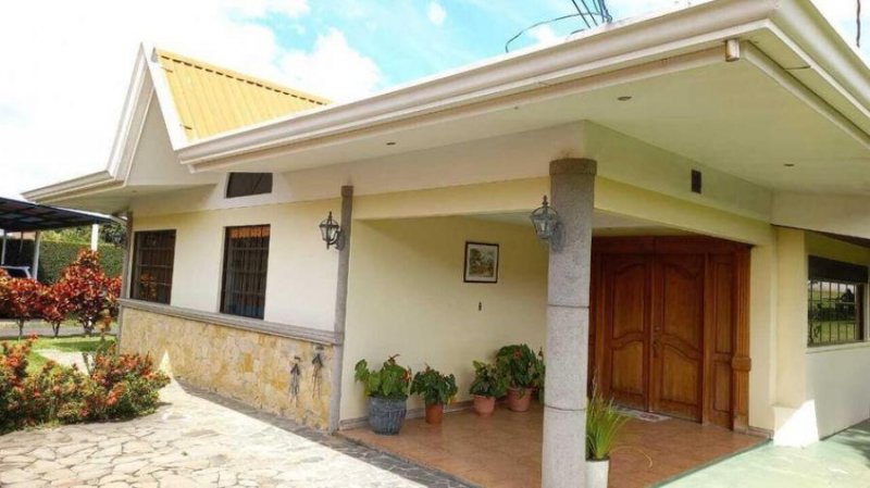 Foto Casa en Venta en Santa Ana, San José - U$D 860.000 - CAV52915 - BienesOnLine