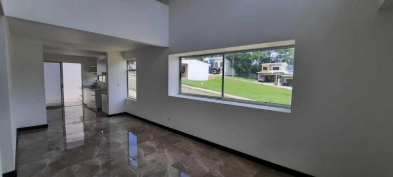 Casa en Venta en  Turrúcares, Alajuela