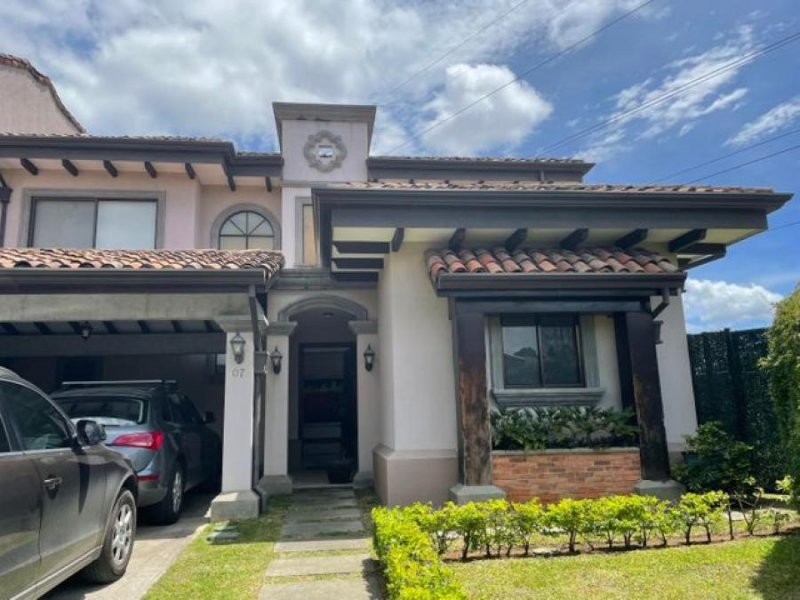 Foto Casa en Venta en Escazú, San José - U$D 550.000 - CAV61382 - BienesOnLine