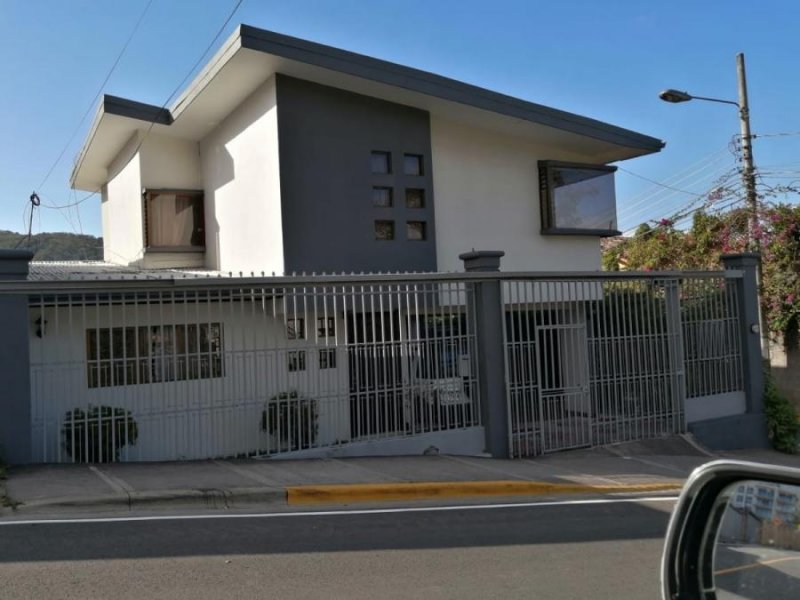 Foto Casa en Venta en Escazú, San José - U$D 320.000 - CAV93985 - BienesOnLine