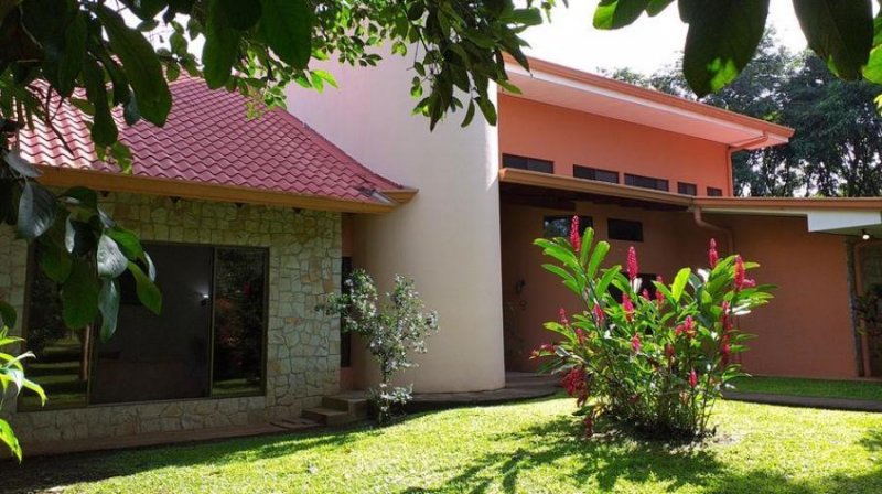 Foto Casa en Venta en Guácima, Alajuela - U$D 590.000 - CAV38894 - BienesOnLine