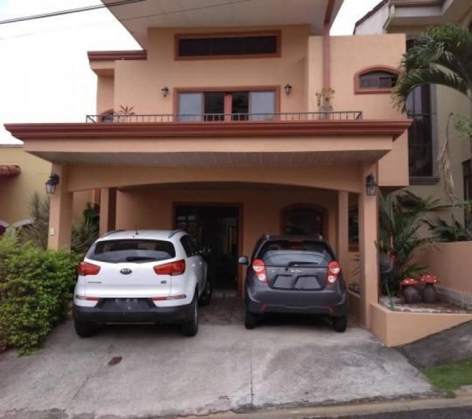 Foto Casa en Venta en Heredia, Heredia - U$D 180.000 - CAV17608 - BienesOnLine