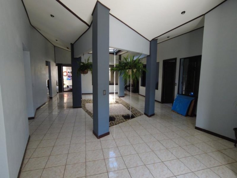 Foto Casa en Venta en Santa Ana, San José - U$D 365.000 - CAV105343 - BienesOnLine