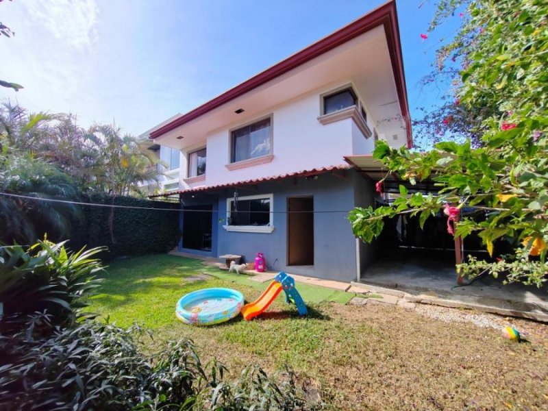 Foto Casa en Venta en Santa Ana, San José - U$D 250.000 - CAV105123 - BienesOnLine