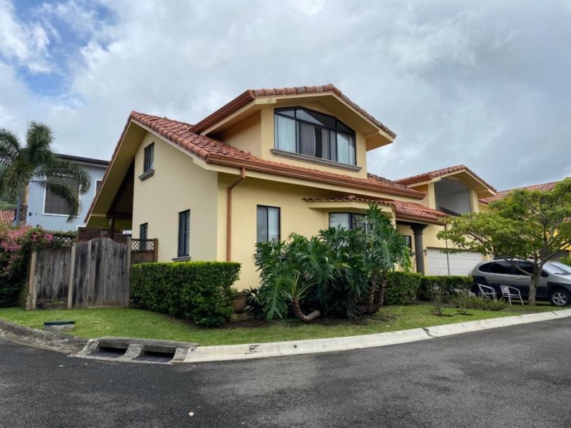 Foto Casa en Venta en Santa Ana, San José - U$D 325.000 - CAV105341 - BienesOnLine