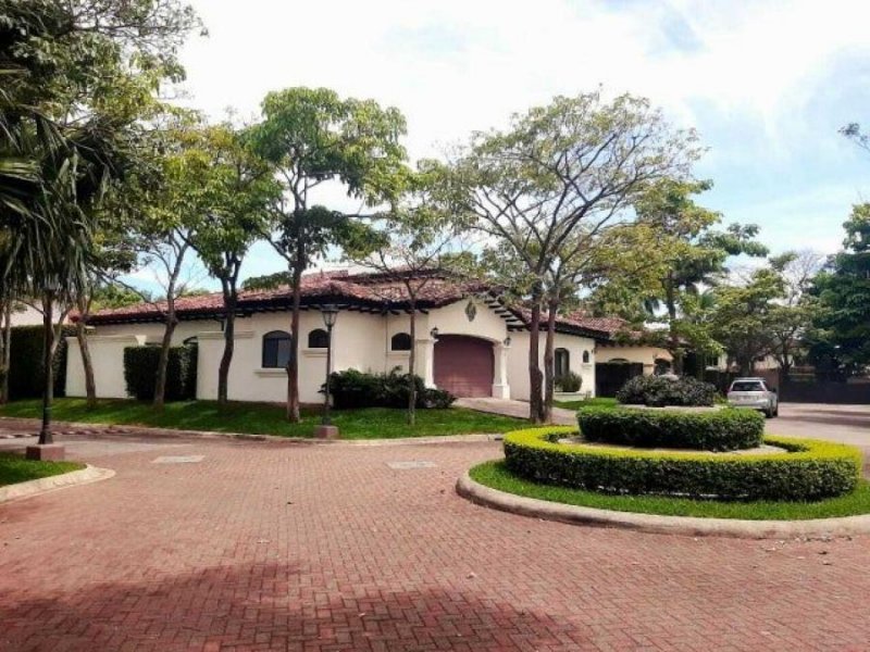 Foto Casa en Venta en Santa Ana, San José - U$D 750.000 - CAV104381 - BienesOnLine