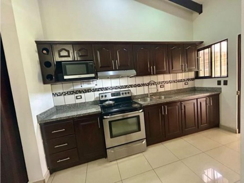 Foto Casa en Venta en Alajuela, Alajuela - U$D 208.000 - CAV101160 - BienesOnLine