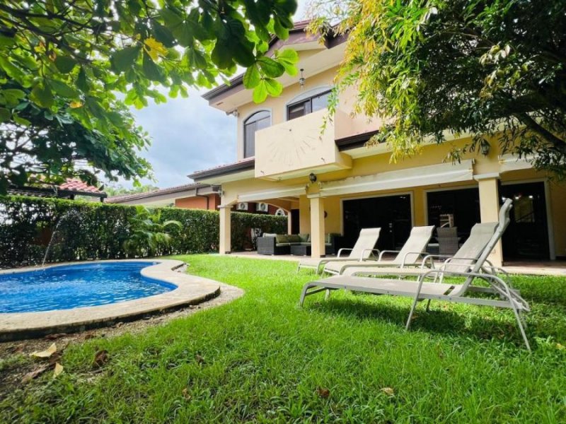 Casa en Venta en Playa Bejuco Parrita, Puntarenas