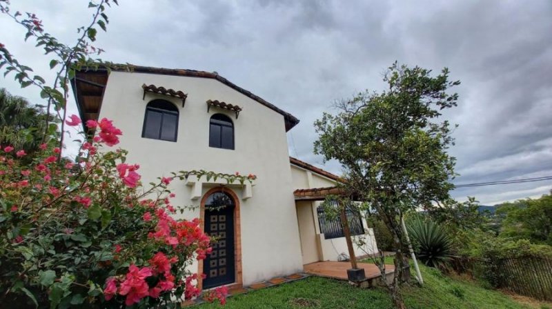 Foto Casa en Venta en Brasil, Santa Ana, San José - U$D 350.000 - CAV43478 - BienesOnLine