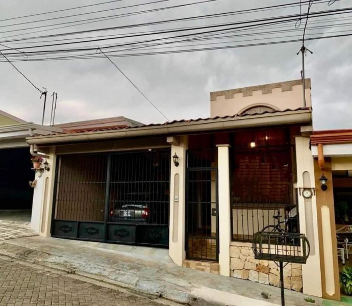 Casa en Venta en Oreamuno San Rafael, Cartago