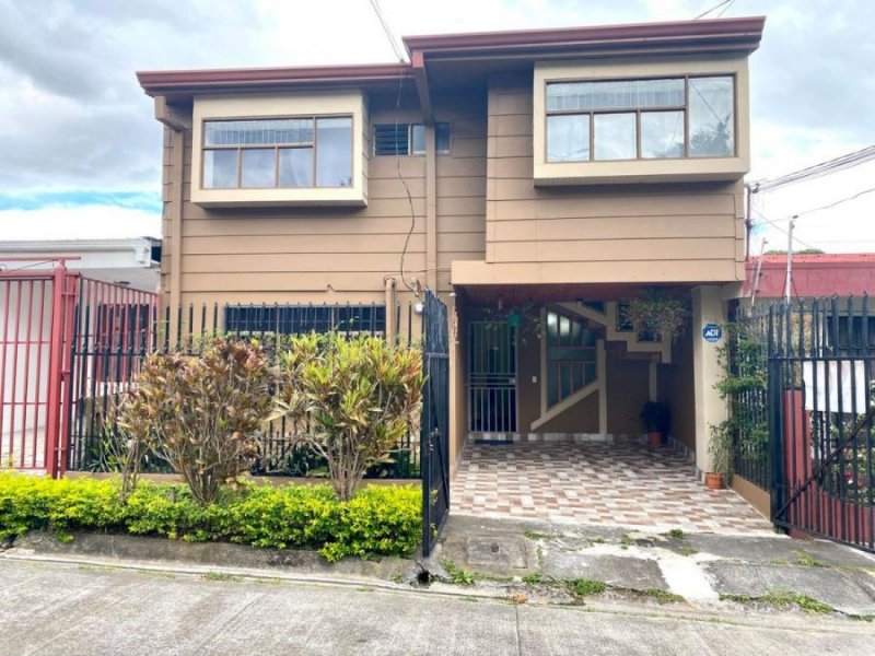 Casa en Venta en El Carmen de Guadalupe Goicoechea, San José