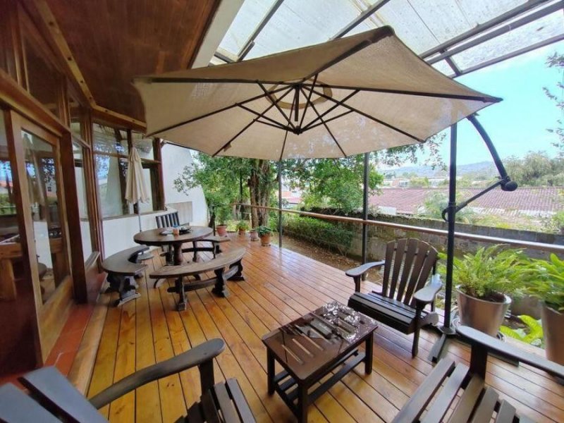 Casa en Venta en Pinares Curridabat, San José