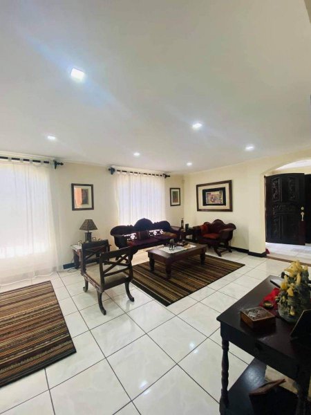 Foto Casa en Venta en Rohrmoser, San José - U$D 350.000 - CAV90903 - BienesOnLine