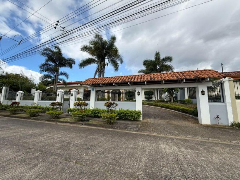 Venta de Casa de un nivel en Cariari Heredia Mga