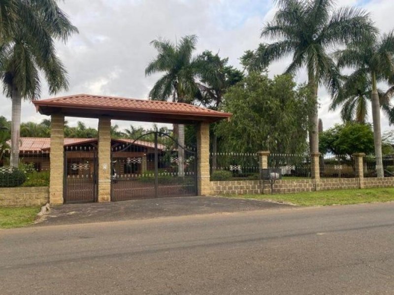 Foto Casa en Venta en Grecia, Alajuela - U$D 450.000 - CAV76251 - BienesOnLine