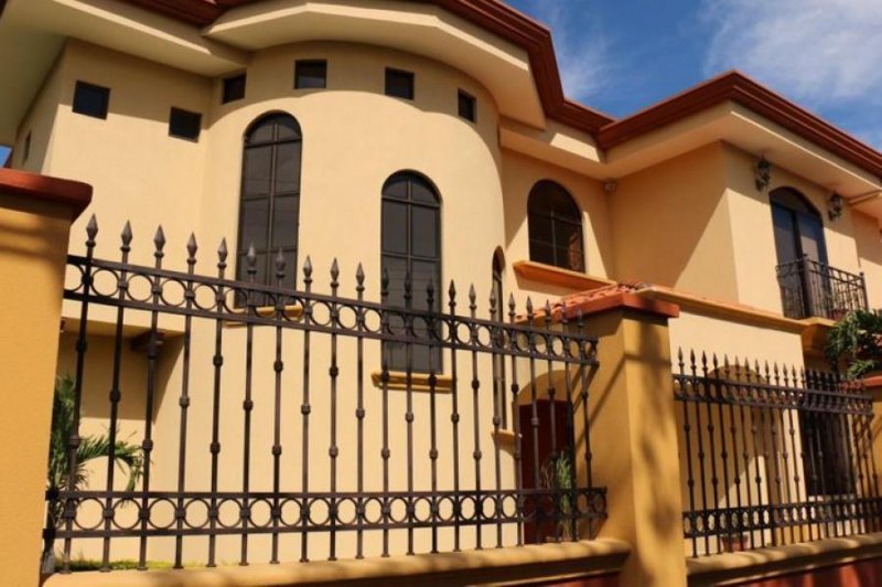 Foto Casa en Venta en Belén, Belén, Heredia - U$D 490.000 - CAV34111 - BienesOnLine