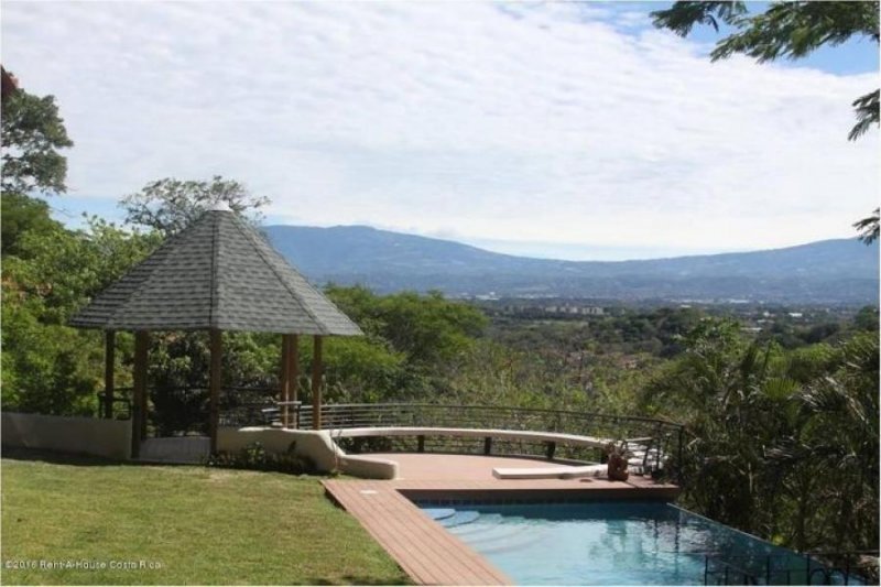 Foto Casa en Venta en Brasil, Santa Ana, San José - U$D 620.000 - CAV54477 - BienesOnLine