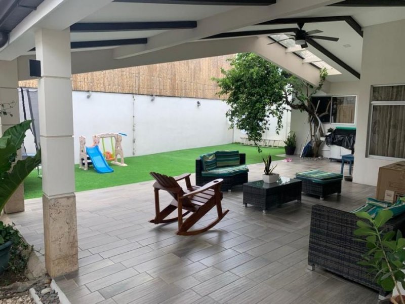 Foto Casa en Venta en Brasil de mora, Santa Ana, San José - U$D 250.000 - CAV81716 - BienesOnLine