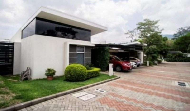 Foto Casa en Venta en Brasil, Santa Ana, San José - U$D 300.000 - CAV59563 - BienesOnLine