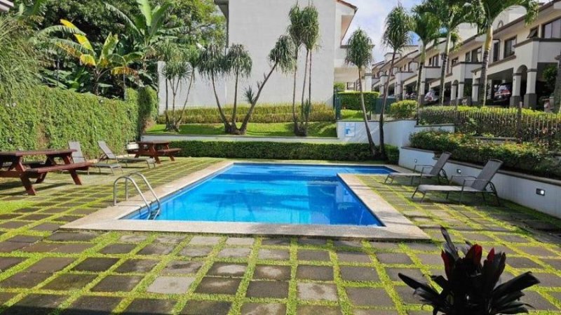 Foto Casa en Venta en Ulloa, Heredia - U$D 185.000 - CAV107809 - BienesOnLine