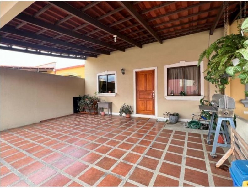 Venta de casa en condominio Milenio, Mercedes, Heredia US$190,000 #JM76