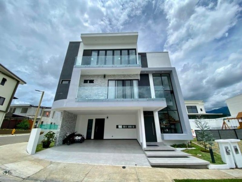 Casa en Venta en San Felipe Alajuelita, San José