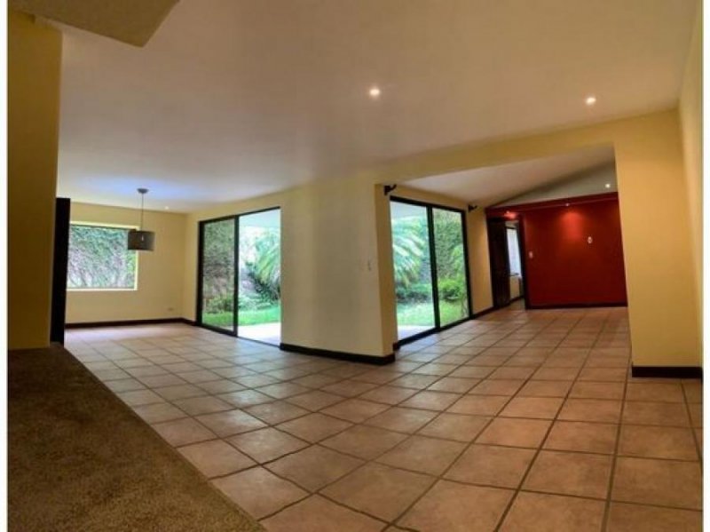 Foto Casa en Venta en Escazú, San José - U$D 340.000 - CAV90401 - BienesOnLine