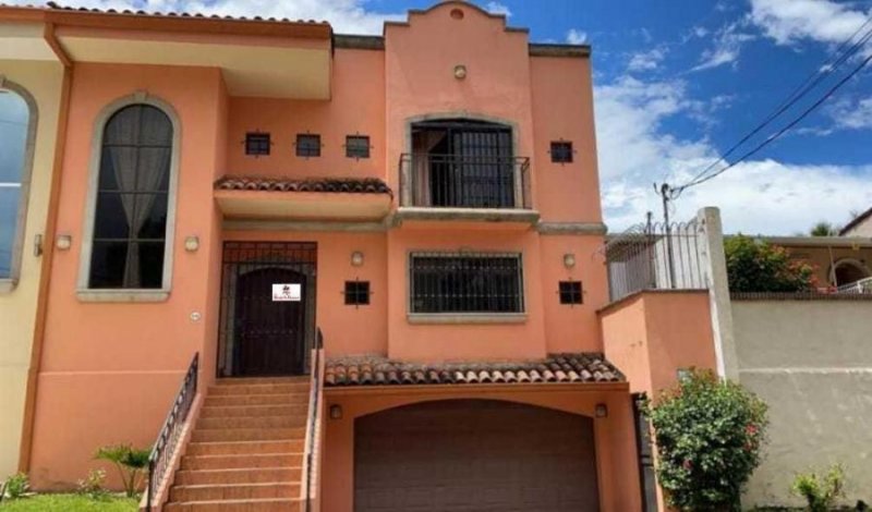 Foto Casa en Venta en San Rafael, Escazú, San José - U$D 295.000 - CAV35317 - BienesOnLine