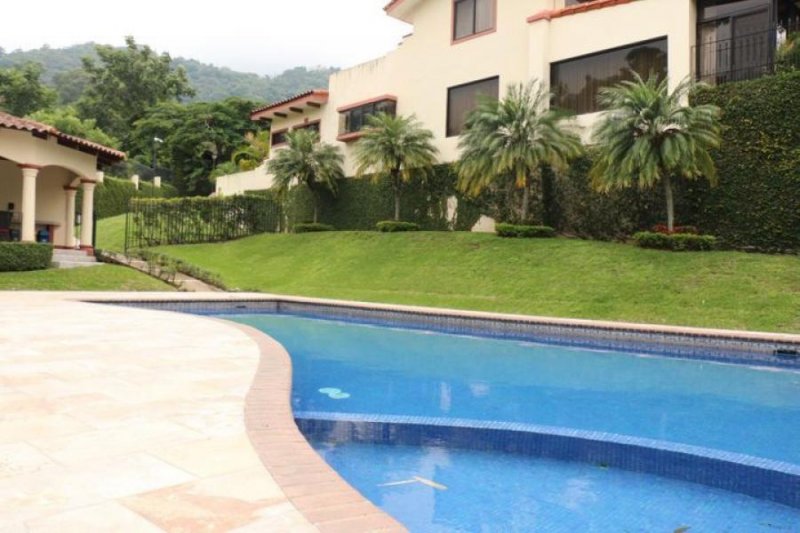 Foto Casa en Venta en Escazú centro, Escazú, San José - U$D 650.000 - CAV38673 - BienesOnLine