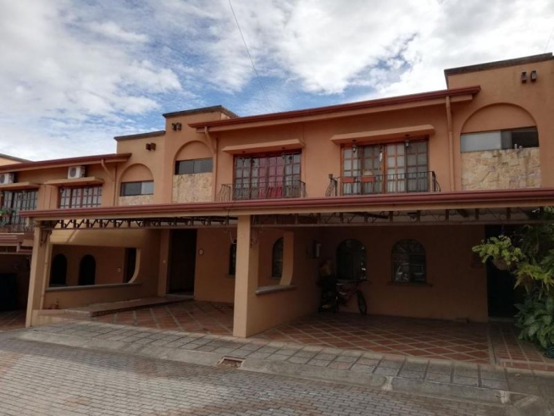 Foto Casa en Venta en San Rafael, Escazú, San José - U$D 172.000 - CAV33087 - BienesOnLine