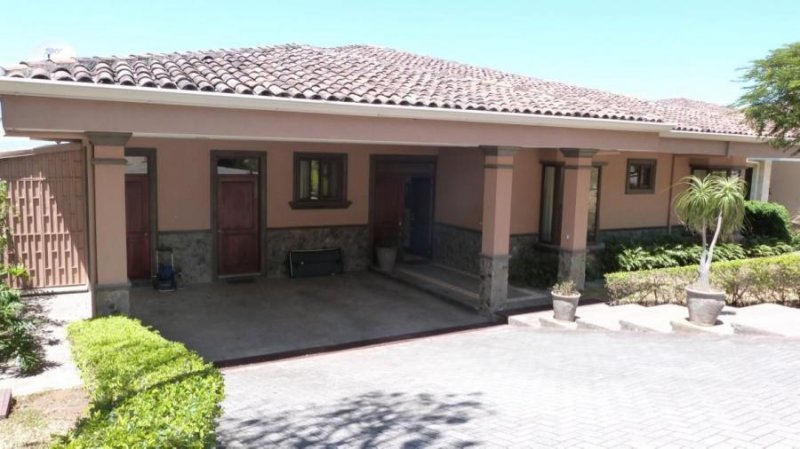 Foto Casa en Venta en Escazú, San José - U$D 825.000 - CAV32751 - BienesOnLine