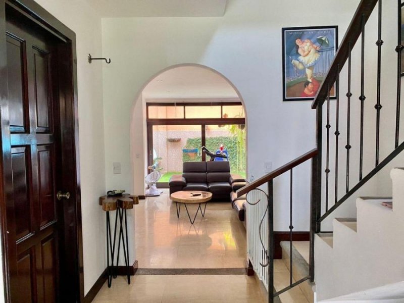 Foto Casa en Venta en Escazú, San José - U$D 220.000 - CAV91952 - BienesOnLine