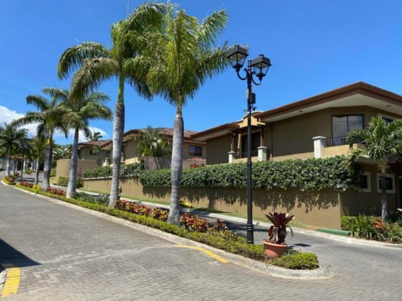 Foto Casa en Venta en Escazú, Escazú, San José - ¢ 152.000.000 - CAV42842 - BienesOnLine