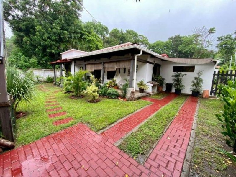 Foto Casa en Venta en Esparza, Puntarenas - U$D 250.000 - CAV115121 - BienesOnLine