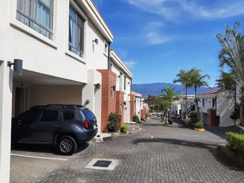 Foto Casa en Venta en Escazú, San José - U$D 175 - CAV43602 - BienesOnLine