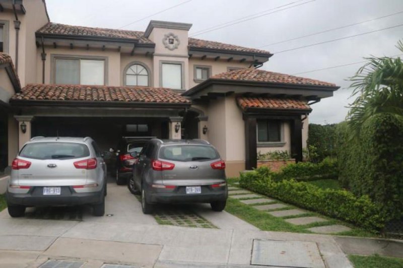 Foto Casa en Venta en Escazú, San José - U$D 650.000 - CAV35110 - BienesOnLine