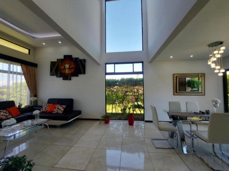 Foto Casa en Venta en Guácima, Alajuela - U$D 320.000 - CAV98750 - BienesOnLine