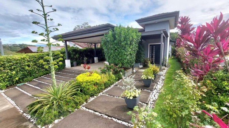 Foto Casa en Venta en Guácima, Alajuela - U$D 325.000 - CAV108920 - BienesOnLine